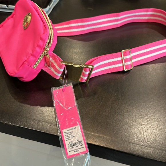 Lilly Pulitzer Belt bag NWT - Picture 2 of 7